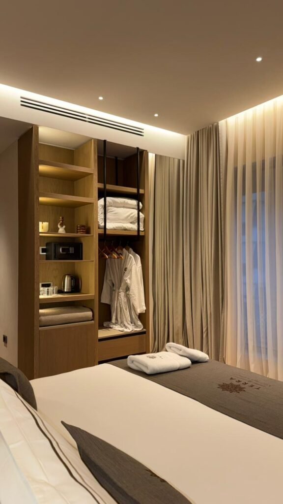 Superior Double Room (2)